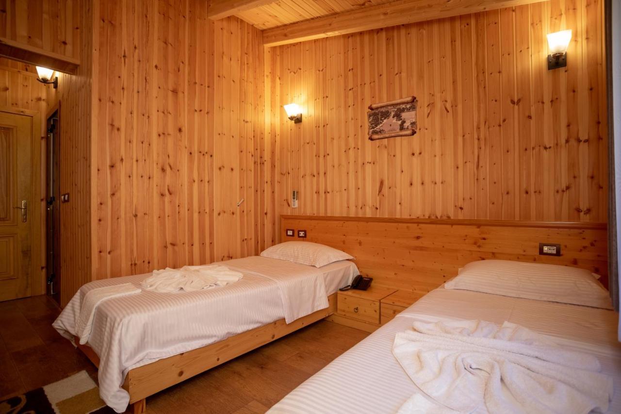 Hotel Shpija E Gjyshit Canaj Exterior foto
